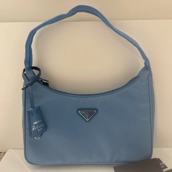 Prada : Re-Nylon Re-edition 2000 mini-bag (periwinkle blue) - Picture 3 of 7